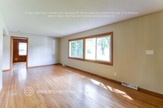 3790 Grand Ave in White Bear Lake, MN - Foto de edificio - Building Photo