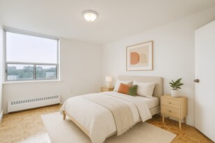 Ridgeway and Somerset in Kitchener, ON - Building Photo