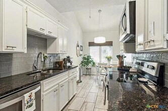 313 Quarry St in San Marcos, TX - Building Photo - Building Photo