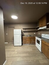 435 Redington St in Hanford, CA - Building Photo - Building Photo