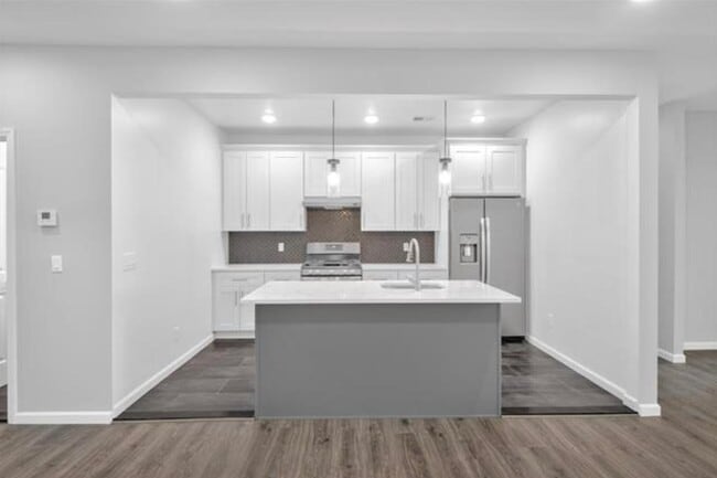 704 John F. Kennedy Blvd in Bayonne, NJ - Building Photo - Building Photo