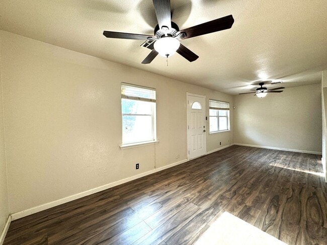 605 Vine St in Euless, TX - Building Photo - Building Photo