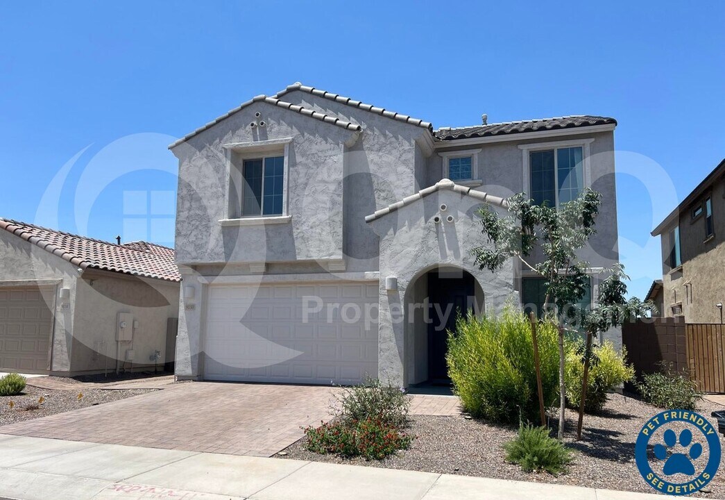 9030 S 67th Dr in Phoenix, AZ - Building Photo