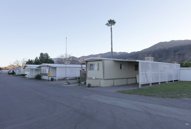 Butterfield Village Mobile Hm. Pk. in Lake Elsinore, CA - Foto de edificio - Building Photo