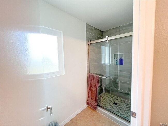 15980 Filbert St in Los Angeles, CA - Building Photo - Building Photo