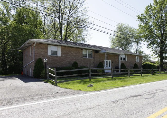 300 Bryn Mawr St in Ravenna, OH - Building Photo - Building Photo