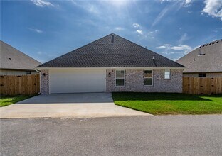 4206 SW Adams Rd in Bentonville, AR - Building Photo - Building Photo