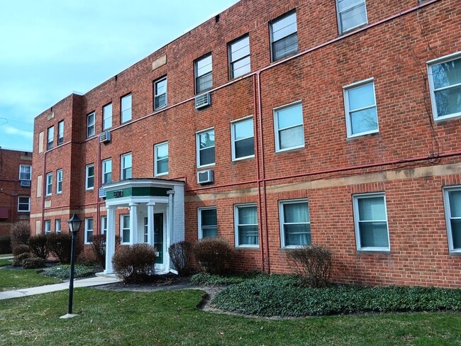 13781 Cedar Rd