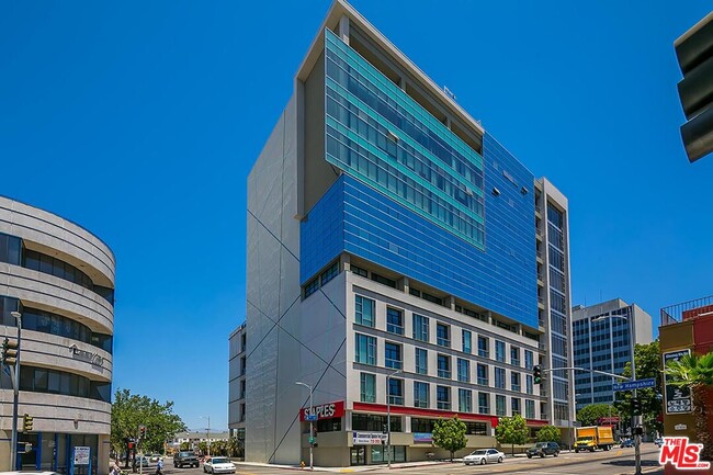 property at 3223 W 6th St