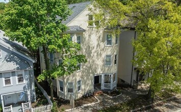 755 Boylston St, Unit 3 in Brookline, MA - Building Photo - Building Photo
