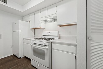 Glen Oaks Apartments in Tallahassee, FL - Building Photo - Building Photo