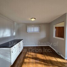 11539 Hanford Dr in Warren, MI - Building Photo - Building Photo