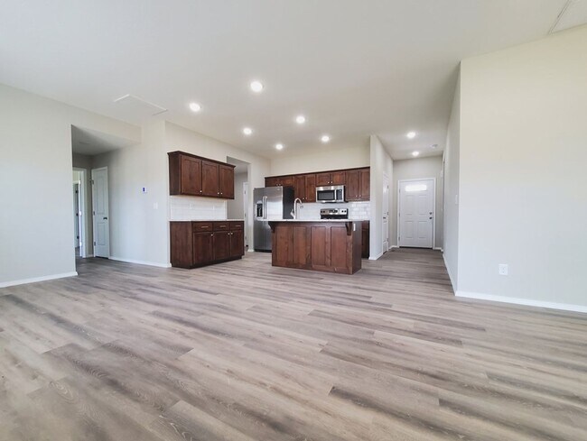 111 E Rosalie St in Strafford, MO - Building Photo - Building Photo