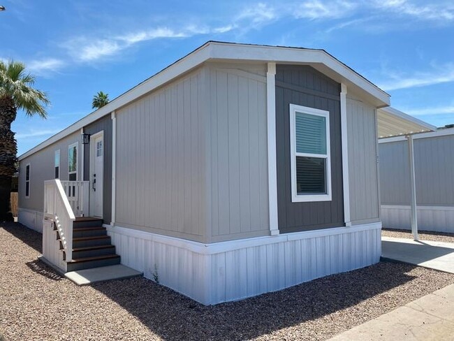 2060 N Center St in Mesa, AZ - Building Photo - Building Photo