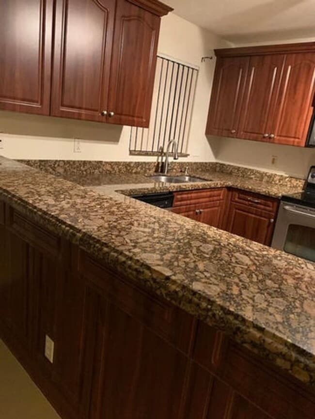 9609 NW 8th Cir in Plantation, FL - Building Photo - Building Photo