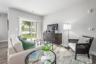 HoneyGo Run Apartments in Perry Hall, MD - Building Photo - Interior Photo