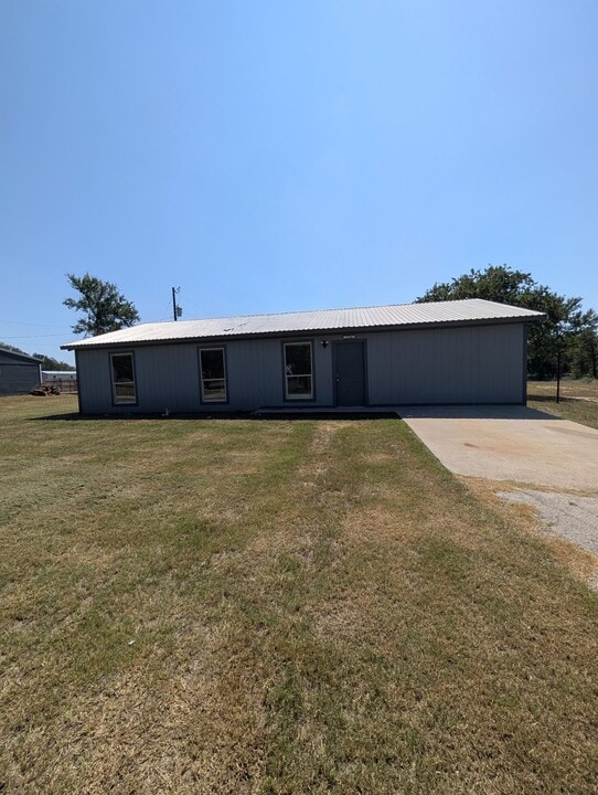 2700 N FM 113 in Weatherford, TX - Building Photo
