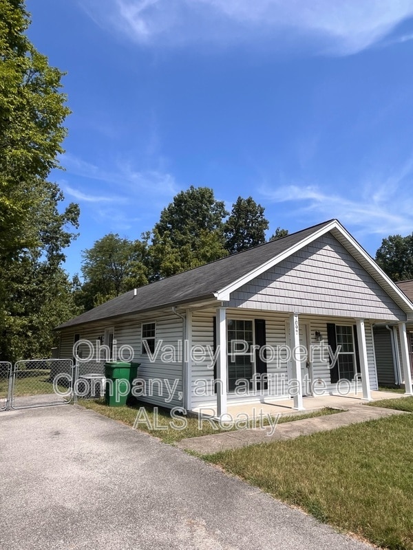 7097 Columbia Ave in Louisville, KY - Building Photo - Building Photo