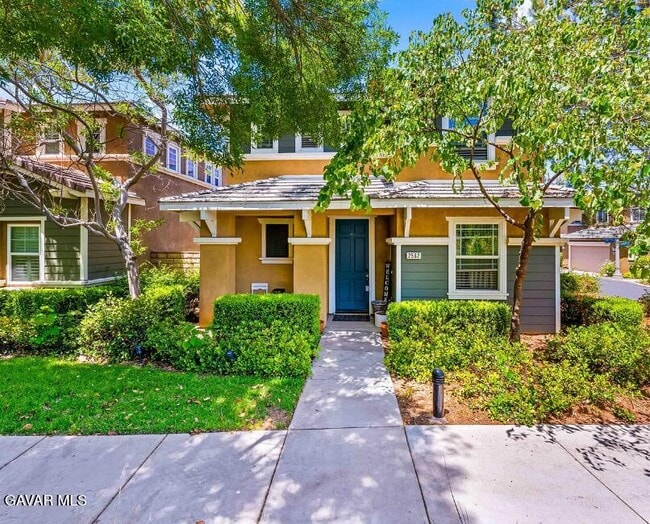 property at 2562 Kenwood Ct