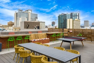Alice House in Oakland, CA - Building Photo - Building Photo