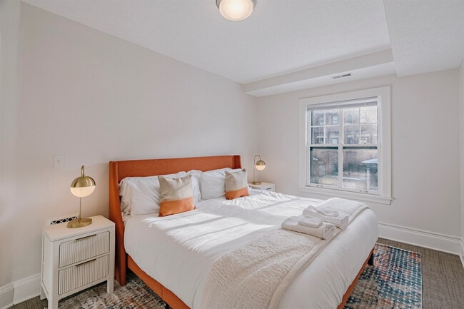 11321 Hessler Rd in Cleveland, OH - Building Photo - Building Photo