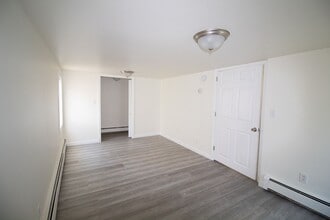 119 Hicks Ave in Bennington, VT - Building Photo - Building Photo