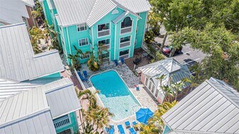 3002 W Cleveland St in Tampa, FL - Building Photo