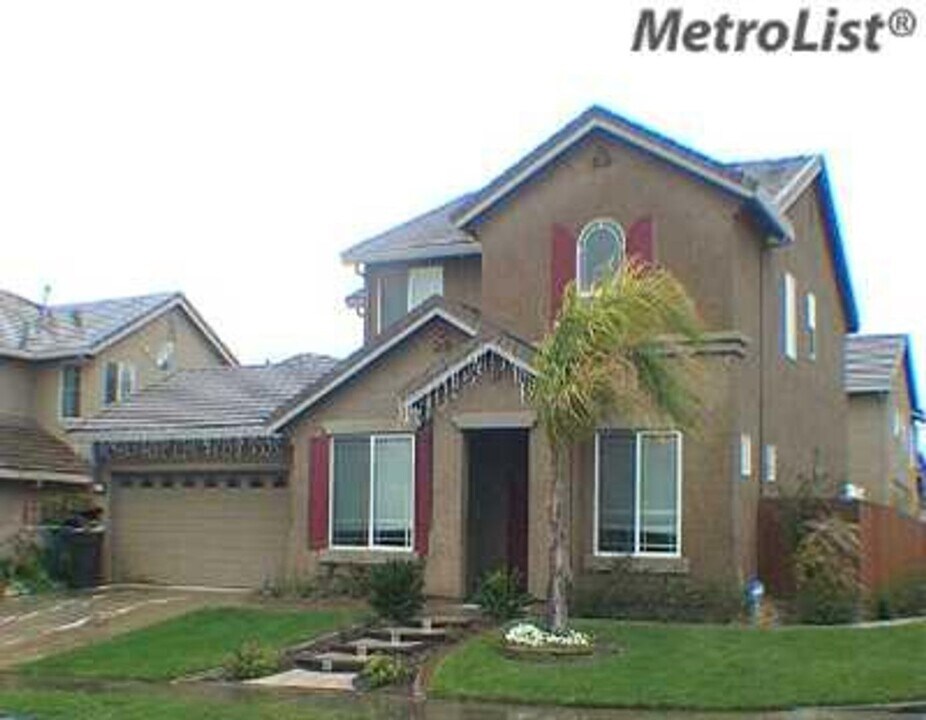 923 Keely Dr in Roseville, CA - Building Photo