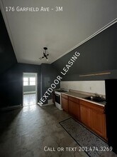 176 Garfield Ave in Jersey City, NJ - Building Photo - Building Photo