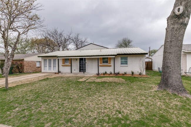 2917 Dale Dr in Plano, TX - Foto de edificio - Building Photo