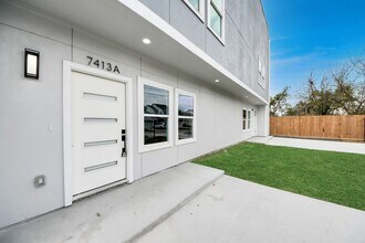 7413 N Star St in Houston, TX - Building Photo - Building Photo