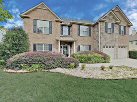 731 Langley Farms Dr in Loganville, GA - Building Photo