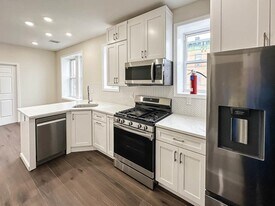 565 West Side Ave in Jersey City, NJ - Building Photo