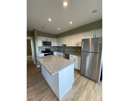 530 Commonwealth Ave, Unit Commonwealth Ave #6A in Boston, MA - Building Photo - Building Photo