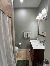 195 W 3rd St, Unit 5 in Boston, MA - Foto de edificio - Building Photo
