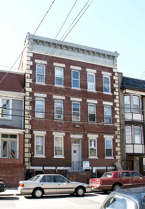 612 N 5th St in Newark, NJ - Building Photo