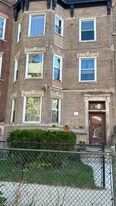 5651 S Calumet Ave, Unit 3rd Floor Apartments