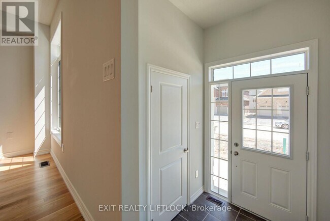 42 Pristine Trail in Cavan-Monaghan, ON - Building Photo - Building Photo