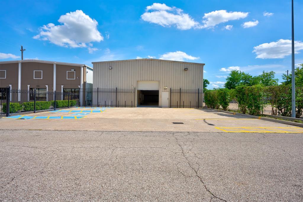 914 Oak Glen Dr in Houston, TX - Building Photo