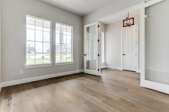 805 Concord Ct, Unit 2-106 in Nevada, TX - Foto de edificio - Building Photo