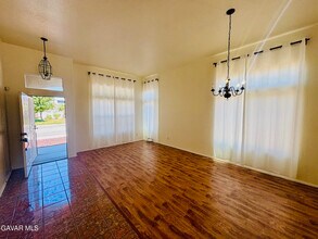 36753 37th St E in Palmdale, CA - Building Photo - Building Photo