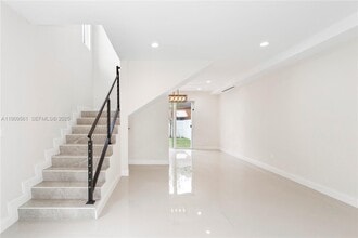 1250 NW 39th St in Miami, FL - Building Photo - Building Photo