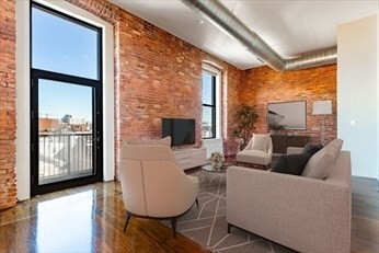 125 B St, Unit #4A in Boston, MA - Building Photo