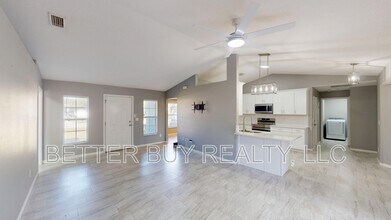 138 Pine Grove Dr in Palm Coast, FL - Building Photo - Building Photo