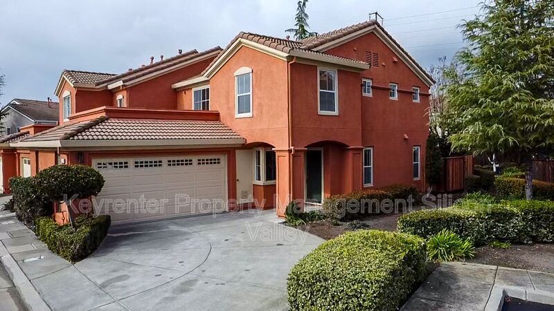 371 Bayberry Way in Milpitas, CA - Building Photo