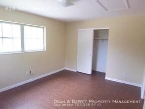 529 30th Ave N-Unit -14 in St. Petersburg, FL - Building Photo - Building Photo