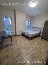 258C Sunview St in Waterloo, ON - Building Photo - Building Photo