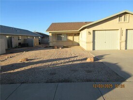 2469 Fox in Kingman, AZ - Building Photo