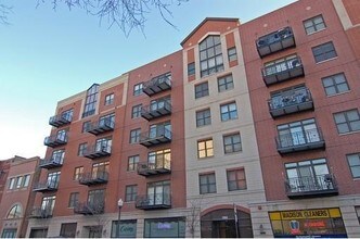 Madison Club in Chicago, IL - Building Photo - Building Photo