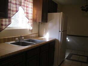 116 N Tillman St, Unit A in Glennville, GA - Building Photo - Building Photo